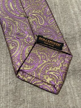 Vintage Dolcepunta Italian Designer Silk  Purple and Gold Paisley Men's Tie